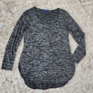 Apt 9 Long Sleeve Round Hem Scoop Neck Long Sleeve Tee Gray & Black Size Medium